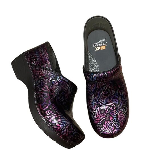 Dansko XP Purple Engraved Floral Clogs Size 10.5-11 NEW - Picture 1 of 7